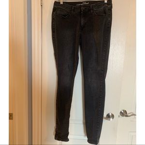 EUC Universal Thread Black Skinny Jeans